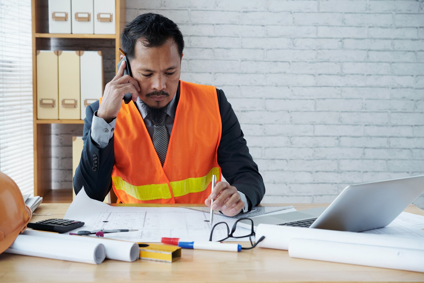 Common Construction Contract Pitfalls (and How to Avoid Them)
